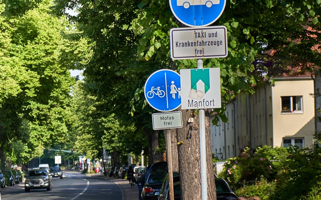 Stadtteilschild Leverkusen-Manfort, Schild, Leverkusen, Manfort, Symbolbild