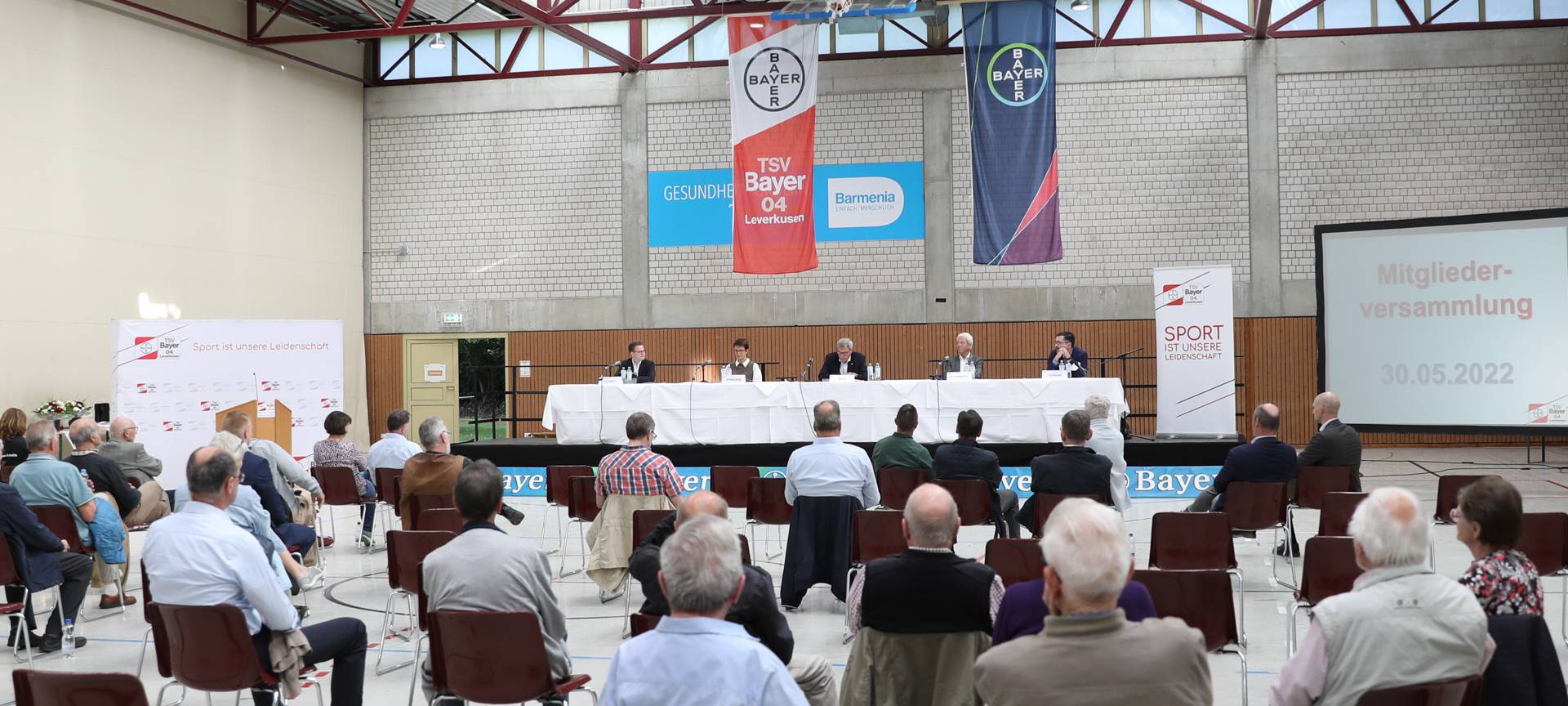 TSV Bayer 04 Leverkusen ehrt vereinstreue Mitglieder