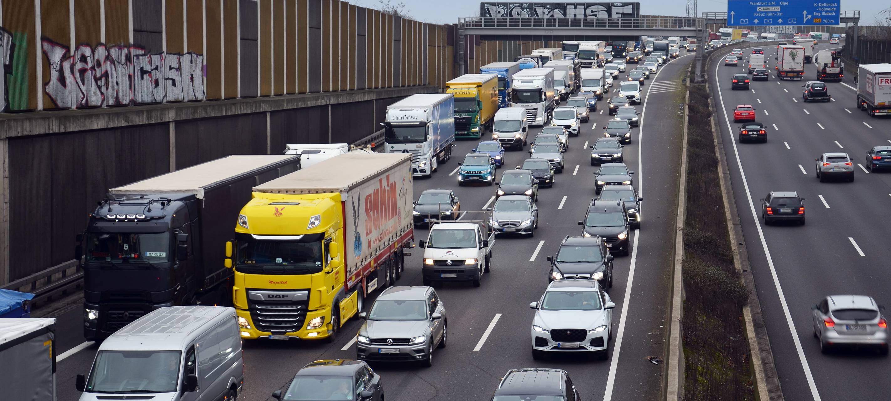 Stau für Autofahrer aus Leverkusen auf A3