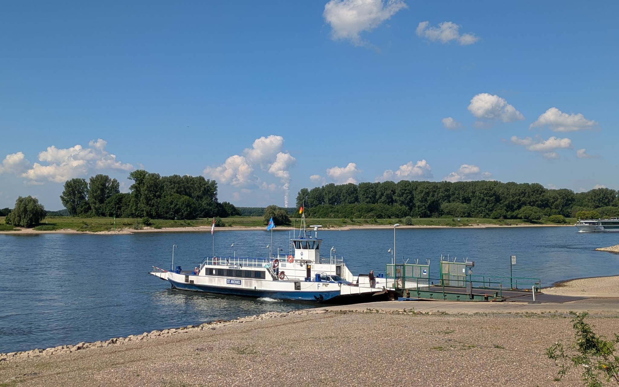 Niedrigwasser: Leverkusener Fähre fällt aus
