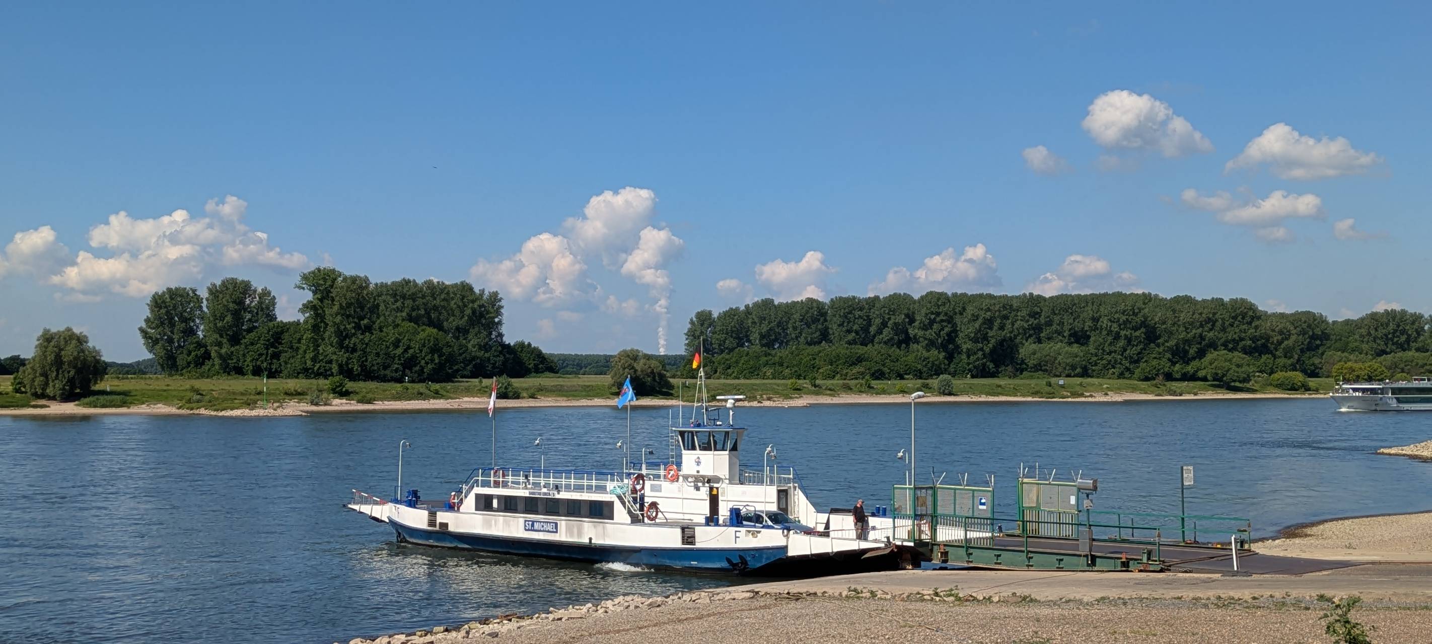 Niedrigwasser: Leverkusener Fähre fällt aus