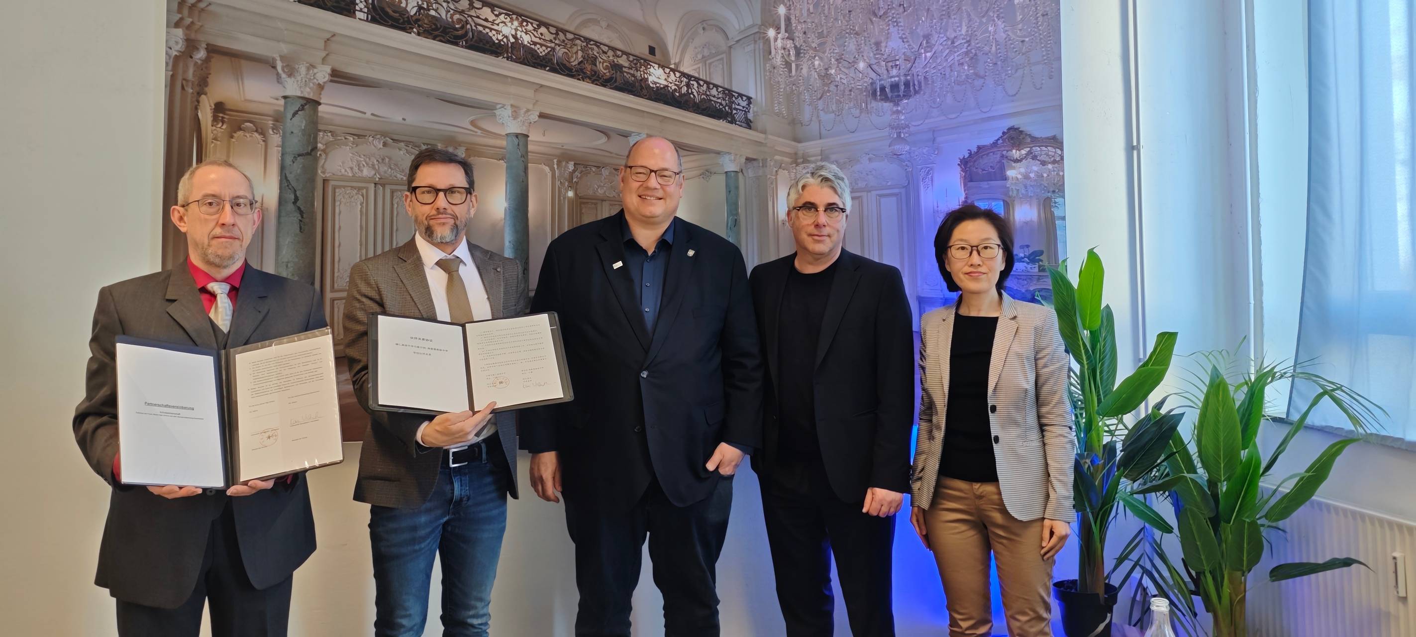 Kooperation: Leverkusener Schule und chinesische Highschool