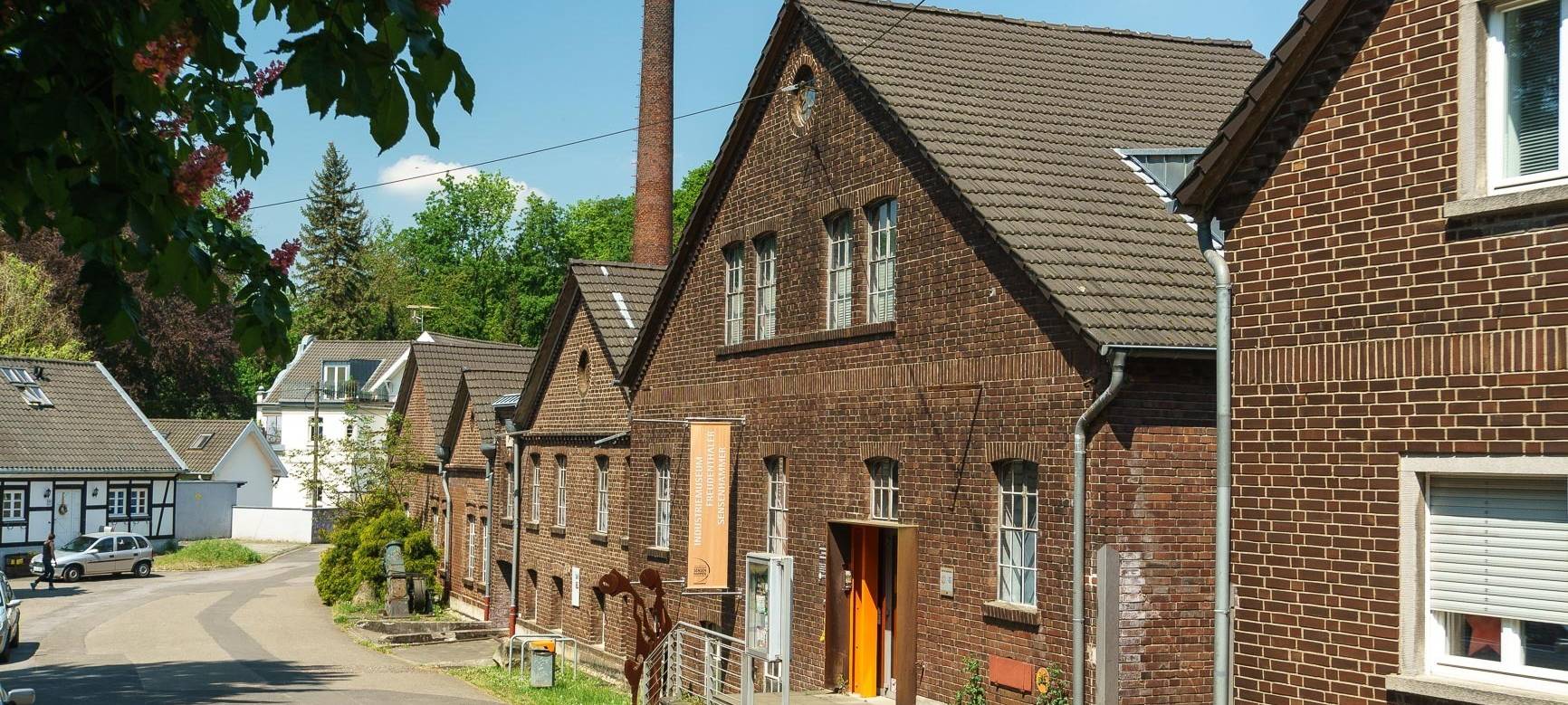 Leverkusen: Prominente Unterstützung für den Sensenhammer