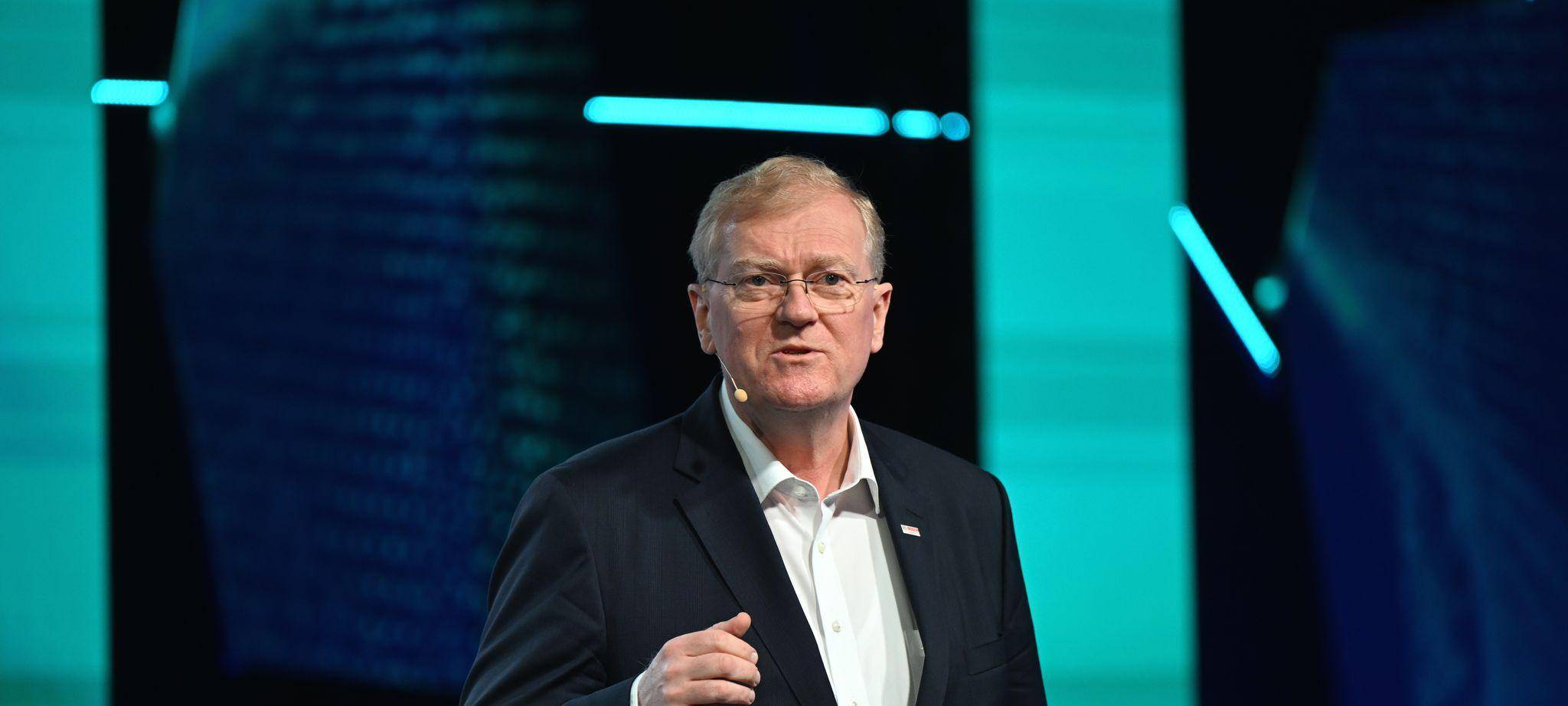 Stefan Hartung