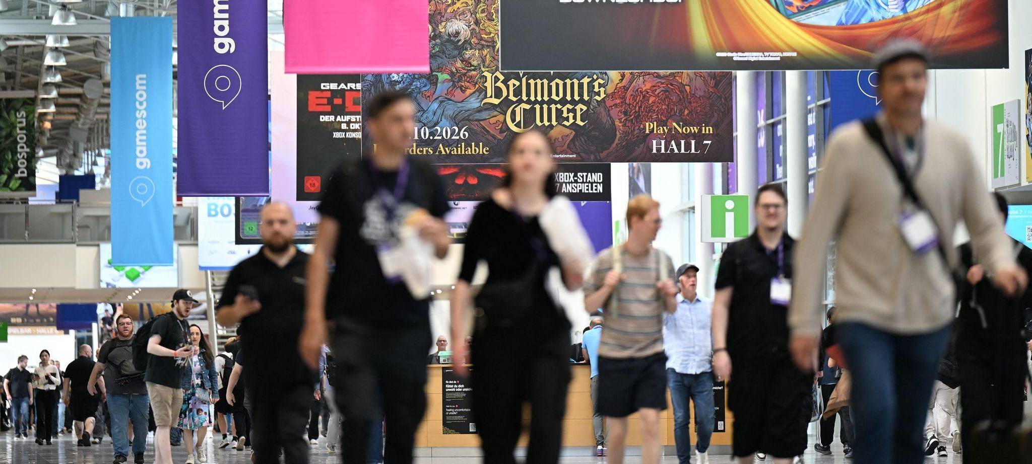 Besucherinnen und Besucher bei der Gamescom 2026