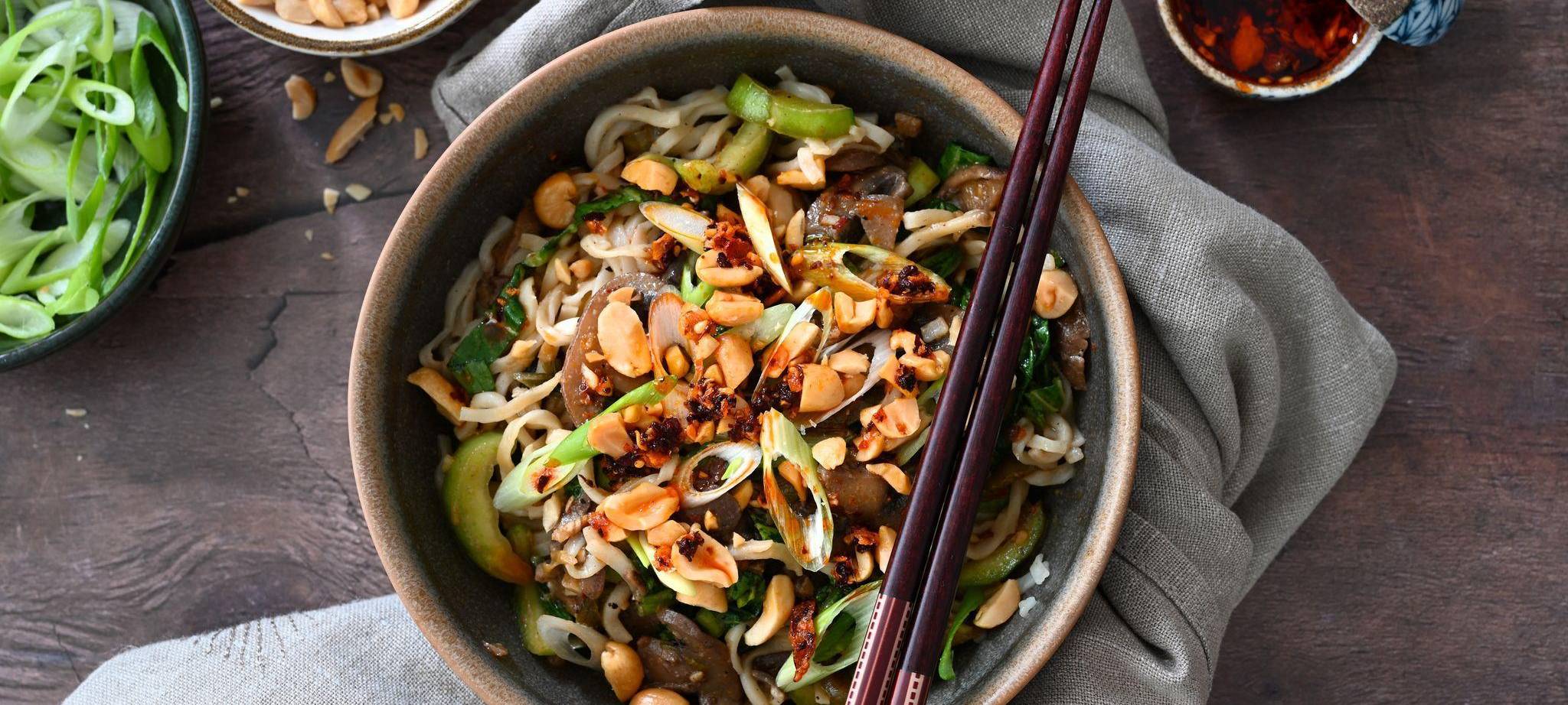 Szechuan-Nudeln mit Pilzen
