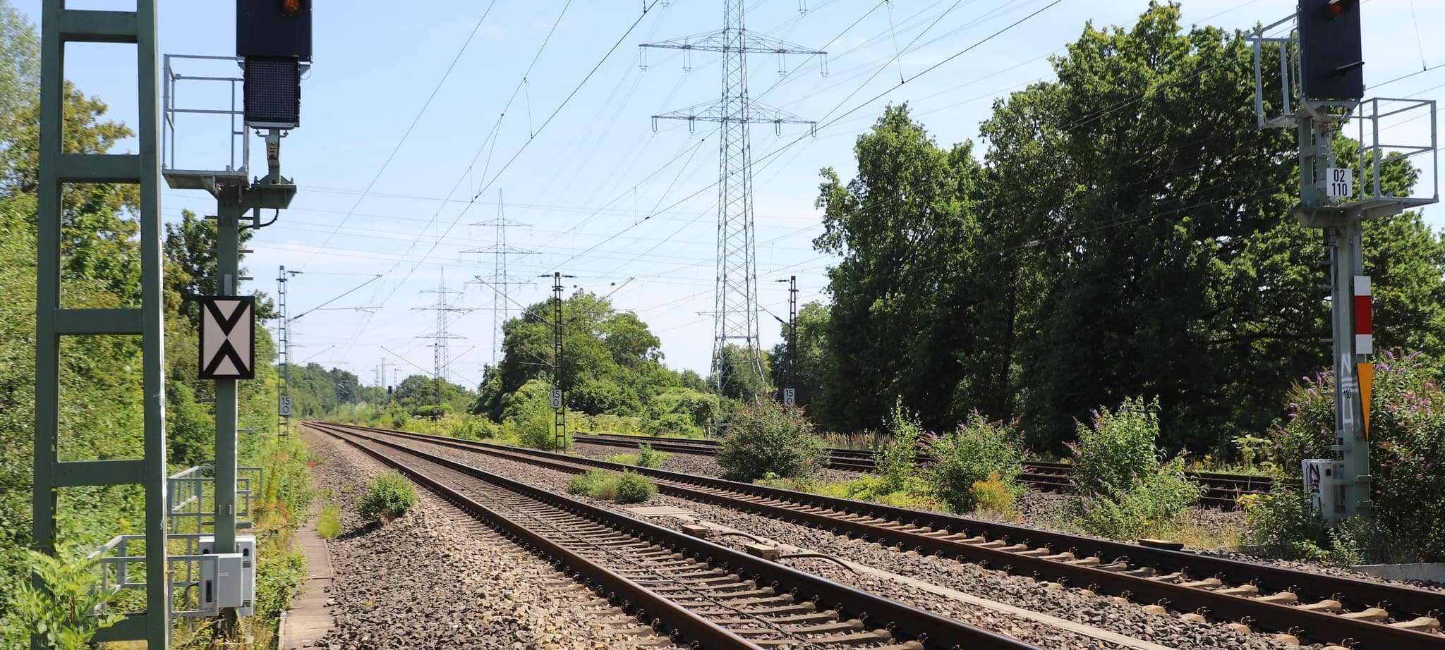 Wichtige Bahnstrecke zwischen Köln und Düsseldorf gesperrt