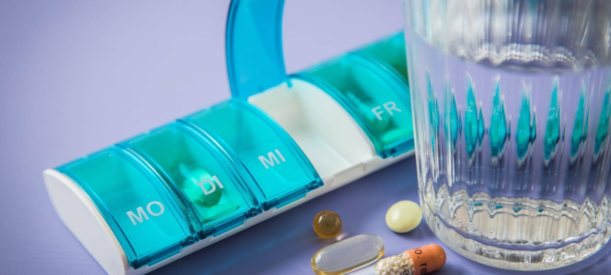 Wochendispenser mit Tabletten