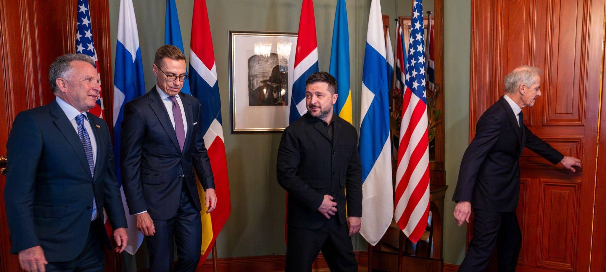 Ukraine-Krieg - Selenskyj zu Gesprächen in Oslo